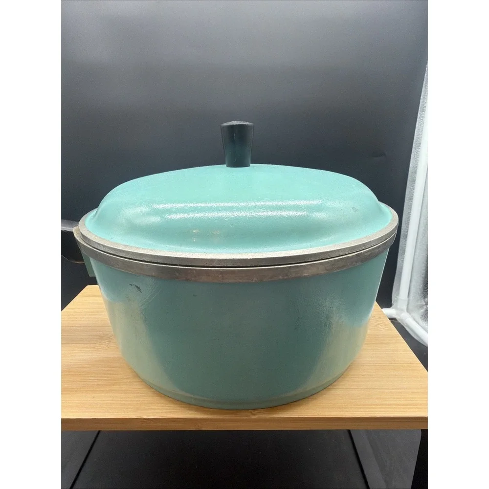 Vintage MCM Club Aluminum Cookware 8.5